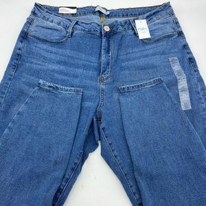 Women’s high rise skinny jeans size 22